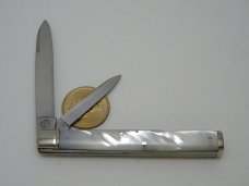 Valley Forge Cutlery Co USA  Pearl Doctor's Knife 1916-1950