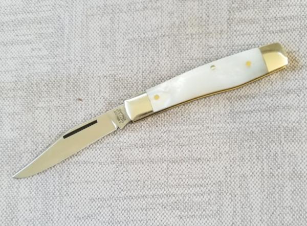 Ashley Harrison, UK maker,Mother of Pearl Gunstock 3.5" cld..C70 Clip blade..Fileworked spring Ashley Harrison, UK maker,Mother of Pearl Gunstock 3.5" cld..C70 Clip blade..Fileworked spring