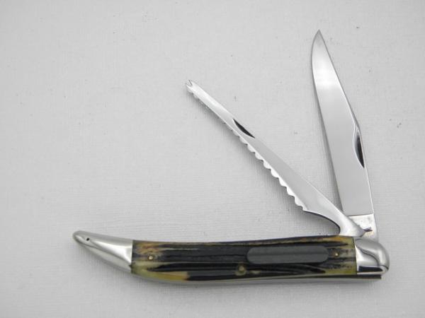 Queen Cutlery Co. #46 Fish Knife in Winterbottom Bone: 5 ” closed; 1958 -1960