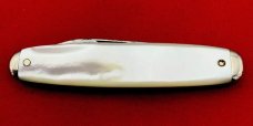 Vintage CATTARAUGUS CUTLERY Model No. 2343 2-Blade Equal End Oval Pen Pocket Knife c.1886-1963 MOP