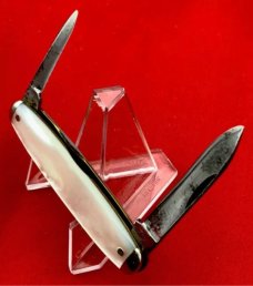 Vintage CATTARAUGUS CUTLERY Model No. 2343 2-Blade Equal End Oval Pen Pocket Knife c.1886-1963 MOP