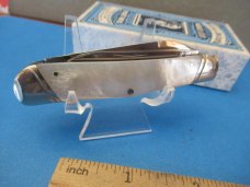 Case Classic 1992 W.R.Case & Sons Pearl Whittler Pattern # 83109