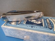 Case Classic 1992 W.R.Case & Sons Pearl Whittler Pattern # 83109
