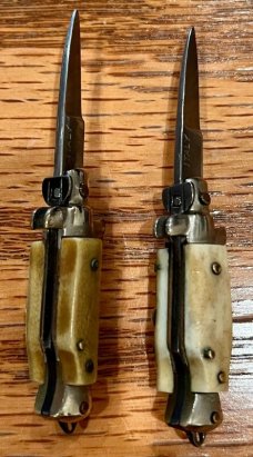 2 Broken Miniature Switchblade Knives, Vertical Inox & Italy Marks, Older Style, Stag Handles 