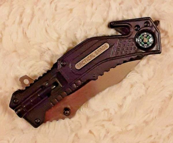 TACTICAL GRADE  LOCK-BACK FOLDING KNIFE  WITH POCKET CLIP, COMPAS AND PIN LIGHT New Without Box