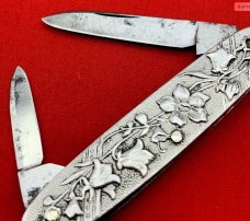 Vintage CATTARAUGUS Model 2014 Embossed Metal Shadow Pen Folding Pocket Knife c.1886-1963 