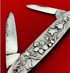 Vintage CATTARAUGUS Model 2014 Embossed Metal Shadow Pen Folding Pocket Knife c.1886-1963 