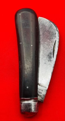 Vintage NEW YORK KNIFE CO Model No.142 Hawkbill Pruner Folding Pocket Knife Redwood c.1856-1931