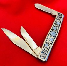 Fight’n Rooster Gold Plated 3-Blade Premium Stock Pocket Knife “White Roses” #176 of 400 MINT