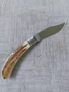 Ashley Harrison,UK maker,4" cld..Deer Stag and 01 tool steel..C70 fluted bolsters,liners and pins.