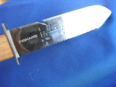 Fiskars Hori Hori 12" Garden Knife Planting Tool Stainless Steel w/ Sheath