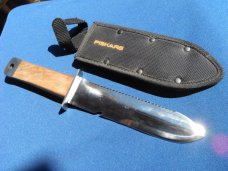 Fiskars Hori Hori 12" Garden Knife Planting Tool Stainless Steel w/ Sheath