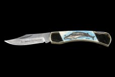 Scrimshaw Humpback Whale Colored Design Scrimshaw Collection Medium Pocket Knife   Bovine Bone
