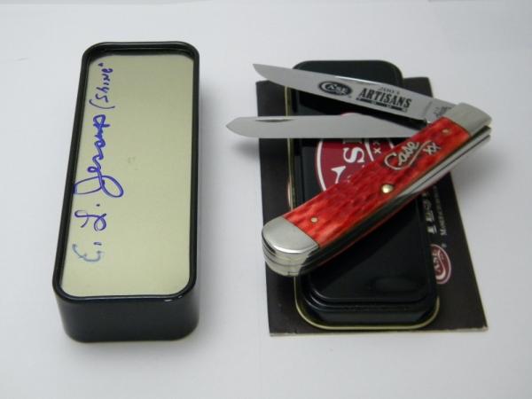 Case XX USA 2003 Artisans Tour Red Bone 6254 SS Trapper Knife - NIB (E.L. Jessup Signed Tin)
