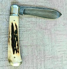 Tanner Couch Rabbit Skinner Trapper..Stag and Feather Damascus..4 5/8" closed..Fluted and all integr