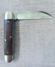 John Travers out of the UK, "Fremont Jack"..Saber ground Sandvik 14C28N with Desert Ironwood, slip