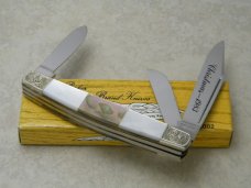 Parker Cut Co Japan 1002-MOP Pearl quotChristmas 1983quot Stockman Knife in Box