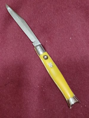 Vintage Shur Snap Fishtail switchblade. 