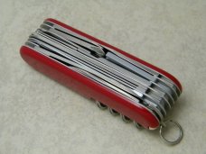 Victorinox Switzerland Stainless Rostfrei Red Champion Officier Suisse Swiss Army Knife - NIB