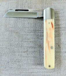 K'roo Custom Sheepsfoot Sleeveboard,3.7" N690..brut de force  look...Giraffe Bone Scales..Scagel cut