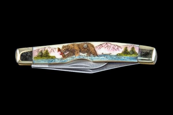 Scrimshaw Bear Colored Design Scrimshaw Collection Medium Dual Blade Pocket Knife