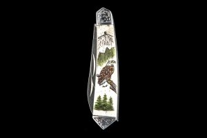Scrimshaw Eagle Colored Vertical Design Scrimshaw Collection Large Dual Blade Pocket Knife