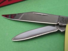 Case XX 1995 Yellow Derlin Handle Peanut Pattern # 3220 CV