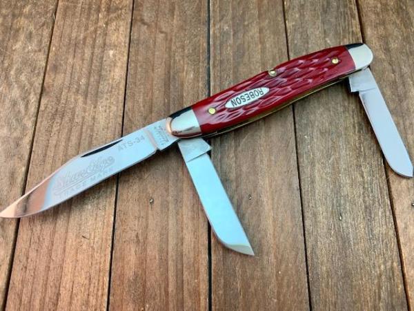 Robeson Shuredge by Queen Stockman Strawberry Red Jigged Bone 1999  Chip on Front Handle