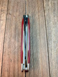 Robeson Shuredge by Queen Stockman Strawberry Red Jigged Bone 1999  Chip on Front Handle