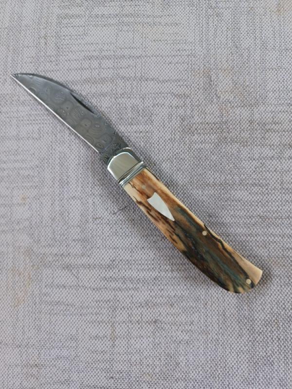 David R. Davis Mammoth ivory Damascus Swayback,closed 4.25" ..fluted...vine filework..MOP shield David R. Davis Mammoth ivory Damascus Swayback,closed 4.25" ..fluted...vine filework..MOP shield