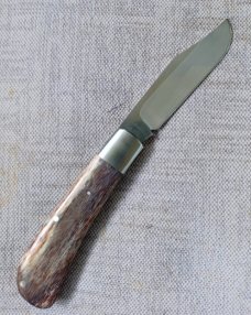 Johan du Plessis Giraffe Bone Lanny..4 25" closed N690... long pull...steel bolsters.coa/pouch 