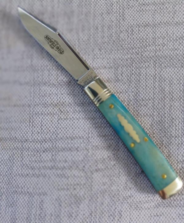 Great Eastern 941121 Blue Camel Bone..Northfield...1095..3.25" closed...long pull clip ..nit
