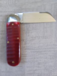 Great Eastern Northfield Un Xld 363122..Blood Red American Cattle Bone..NIT 