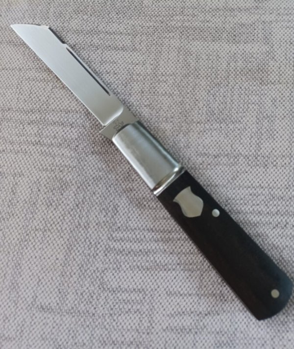 Pablo Castellani Ebony Sheepsfoot Barlow..4" closed...14C28N...Fluted/integral/doved.makers pouch 