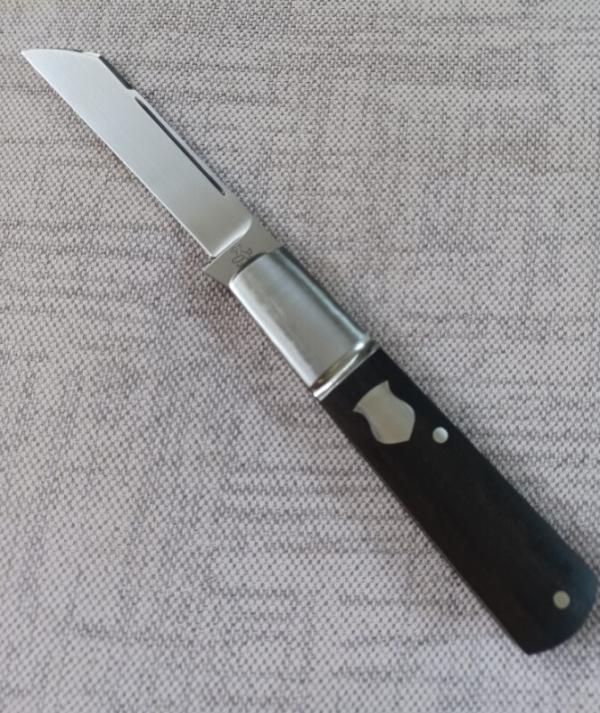 Pablo Castellani Ebony Sheepsfoot Barlow..4" closed...14C28N...Fluted/integral/doved.makers pouch 