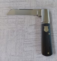 Pablo Castellani Ebony Sheepsfoot Barlow..4" closed...14C28N...Fluted/integral/doved.makers pouch 