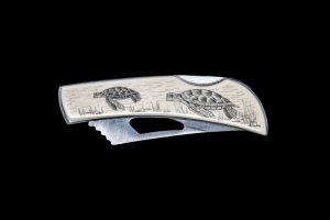 Etched Scrimshaw Turtle Stainless Steel Silver Hawk Knife