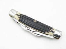 Queen Cutlery Large 4” Four Blade Congress #32, 1958 – 1960: tang stamp is “Q Steel”, very rare blad