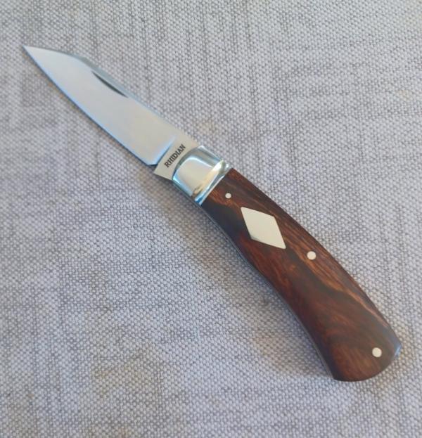 Rhidian Ironwood Native Custom..Cpm154..3.75" closed..red liners..diamond Shield..coa..makers slip Rhidian Ironwood Native Custom..Cpm154..3.75" closed..red liners..diamond Shield..coa..makers slip