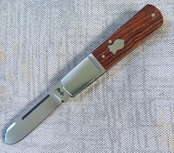 Riaan Ras Spear Barlow...Desert Ironwood..N690..high polish..Fluted bolsters..4 clsd..long pull..coa Riaan Ras Spear Barlow...Desert Ironwood..N690..high polish..Fluted bolsters..4 clsd..long pull..coa