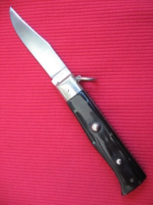 Vintage Italian B. SVOBODY ITALY Ring Pull Switchblade Knife