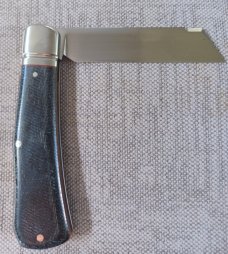 K'roo Jackal..Dogleg Sheepsfoot..Denim Micarta..3.75"..Rwl34..red houndstooth and accents...coa/slip
