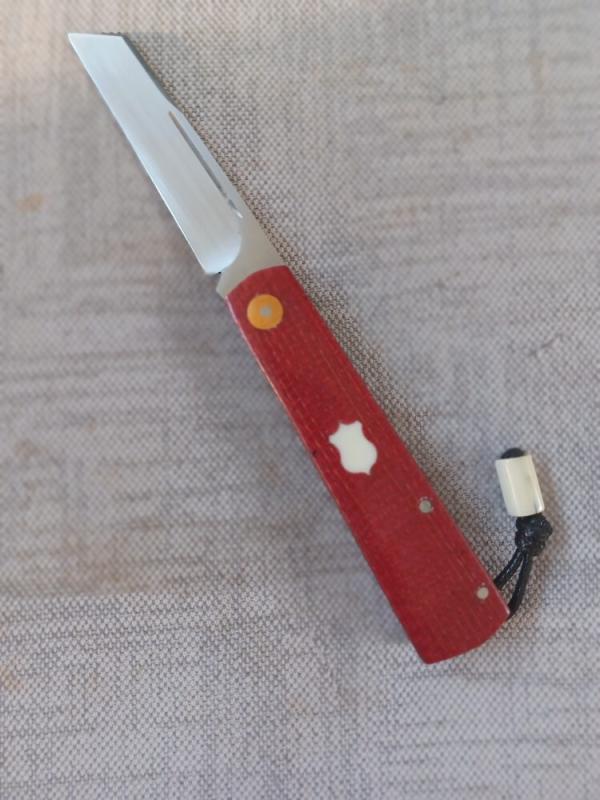 Vincenzo Balistreri White Wolf Slipjoint..4"..440C..Red Burlap Micarta Shadow..White shield.liners Vincenzo Balistreri White Wolf Slipjoint..4"..440C..Red Burlap Micarta Shadow..White shield.liners