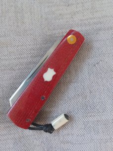 Vincenzo Balistreri White Wolf Slipjoint..4"..440C..Red Burlap Micarta Shadow..White shield.liners 