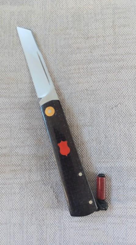 Vincenzo Balistreri White Wolf Slipjoint..4"..440C..Black urlap Micarta Shadow..Red shield.liners Vincenzo Balistreri White Wolf Slipjoint..4"..440C..Black urlap Micarta Shadow..Red shield.liners