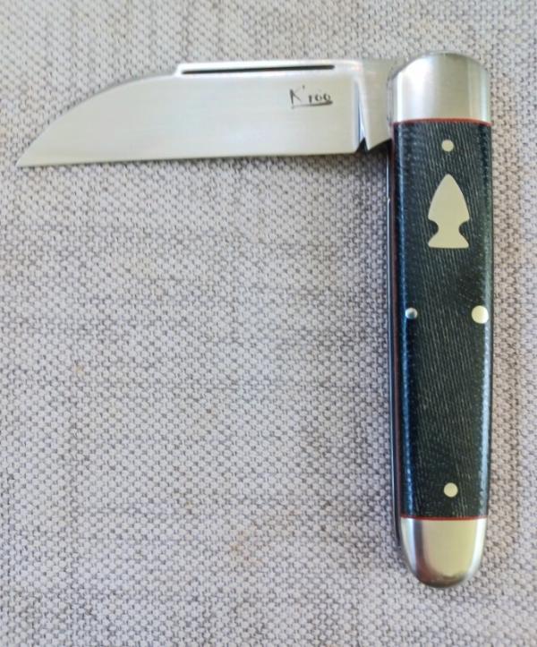 K'roo Wharnie Sleeveboard,3.75"cld..Rwl34 long pull..Denim micarta and red accents..Arrowhead Shield