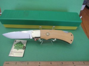 Puma 4 Star Micarta 1978 Lock Back Model 715