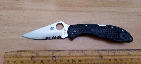 Spyderco Delica® 4 FRN Black C11BK Spyderco Delica® 4 FRN Black C11BK