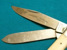 VINTAGE PARKER CUT CO EAGLE BRAND 95149 JAPAN SMOOTH BONE TRAPPER FOLDING POCKET KNIFE KNIVES OLD