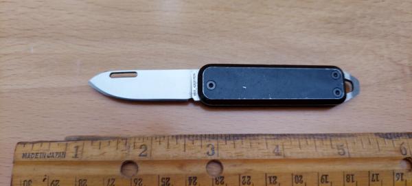 The James Brand "the Elko" knife (black/stainless) The James Brand "the Elko" knife (black/stainless)
